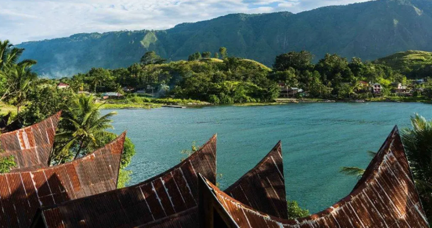 4D3N Halfboard Medan Lake Toba Parapat Tour (Min 20)
